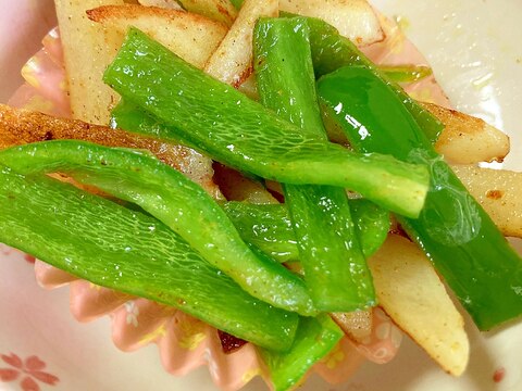 ピーマンとじゃがいものカレー粉炒め